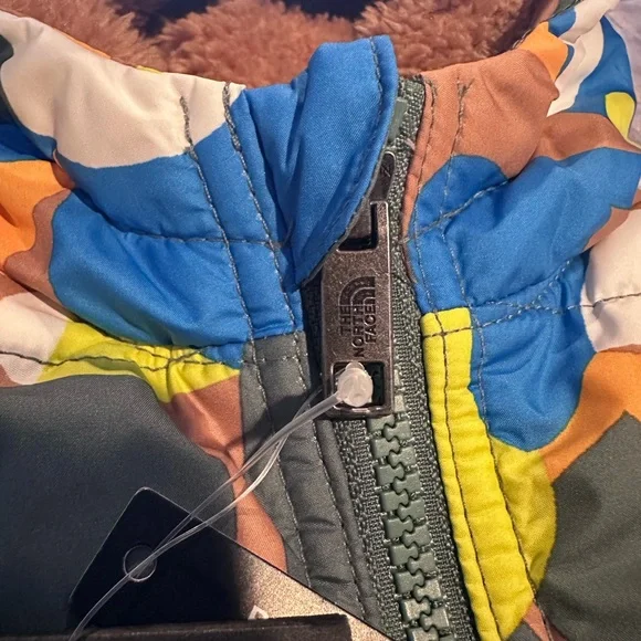 NWT Baby The North Face Reversible Mount Chimbo Geometric Winter Jacket 3-6 Mon - Picture 12 of 13